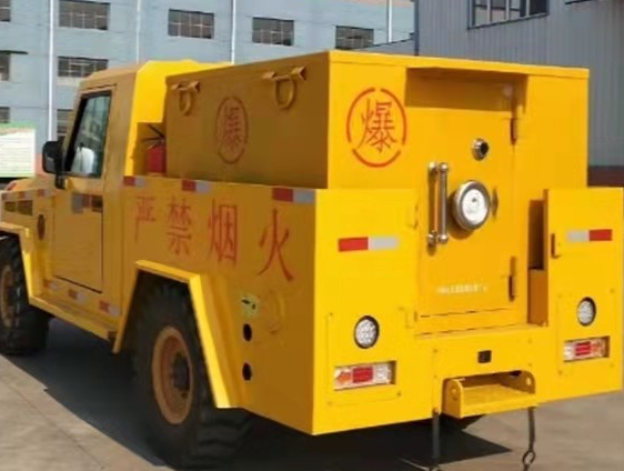 红寺堡凯龙爆破器材运输车：保障爆破任务的安全运行